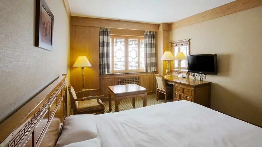 Commodore Hotel Busan 4*,