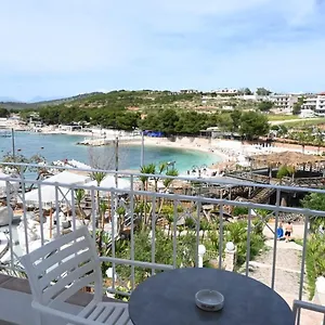 Emaar - Beachfront , Newly Renovated Couette-café