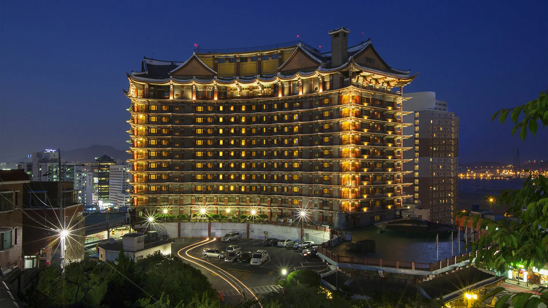Commodore Hotel Busan contacts