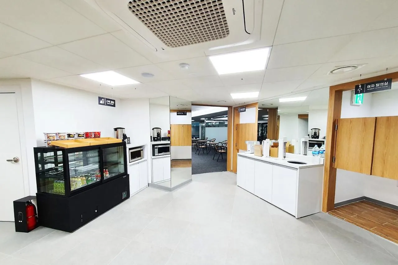 Commodore Hotel Ciudad Metropolitana de Busan 4*,