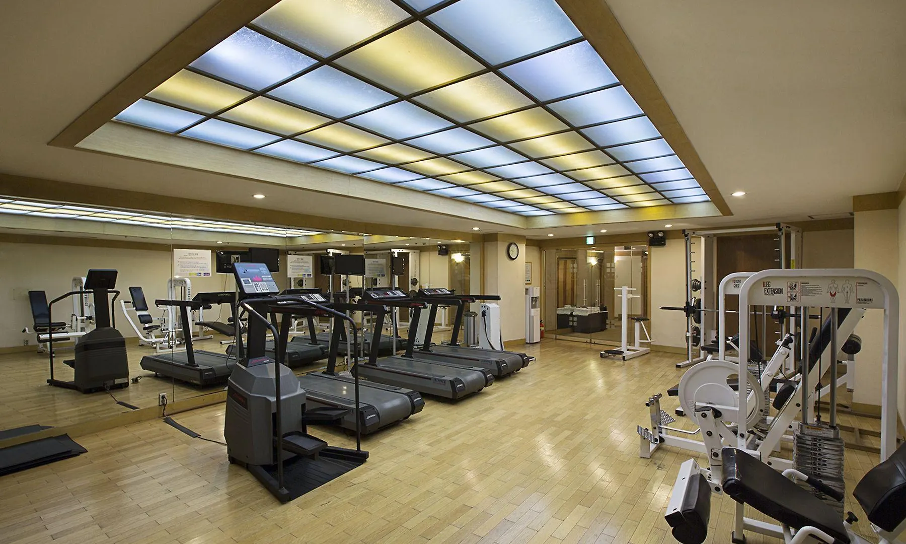 Commodore Hotel Ciudad Metropolitana de Busan 4*,